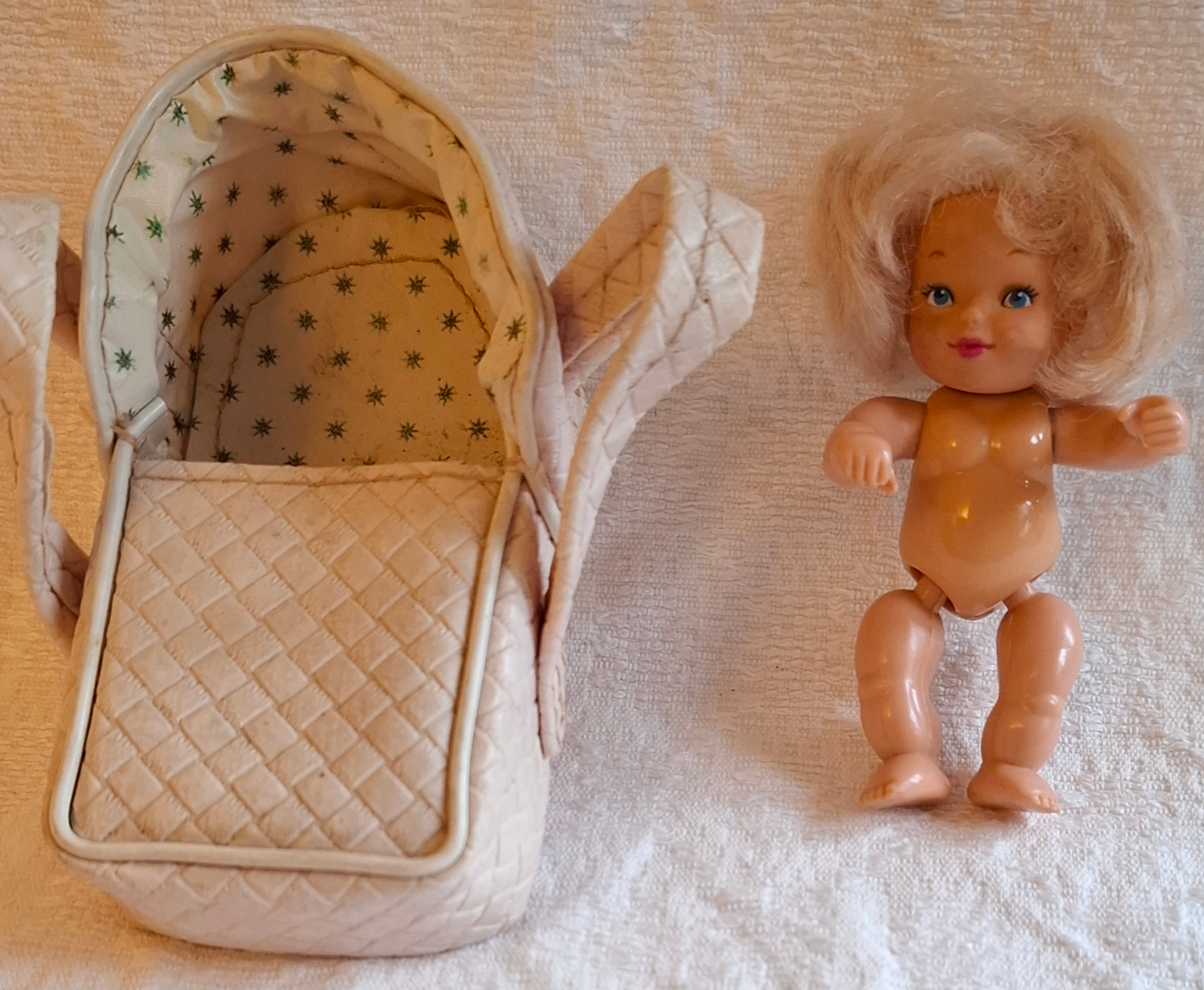 Babydocka med babylift